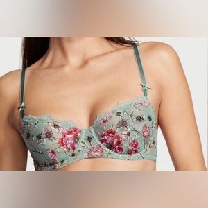 Sage dust green floral embroidered Victoria’s Secret wicked unlined dream bra
